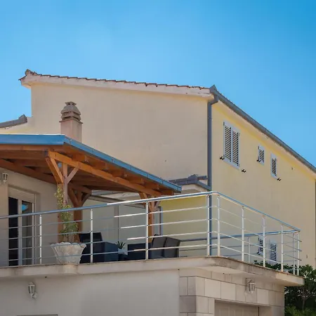 Sunshine Holiday home