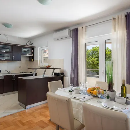Sunshine Holiday home