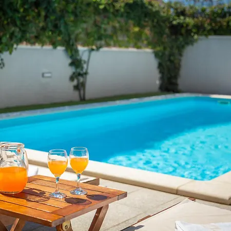 Holiday home Sunshine *