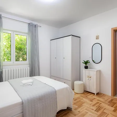 Sunshine Holiday home
